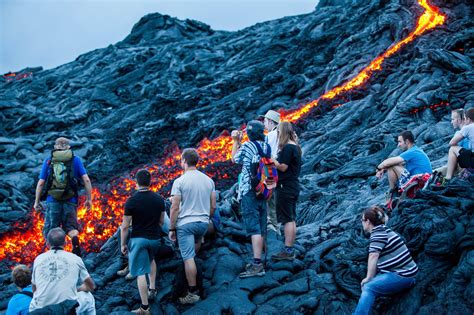 can you visit a volcano in hawaii